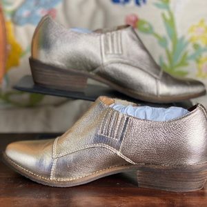 NICOLE Persuasive Gold Metallic Western Bootie Sz8